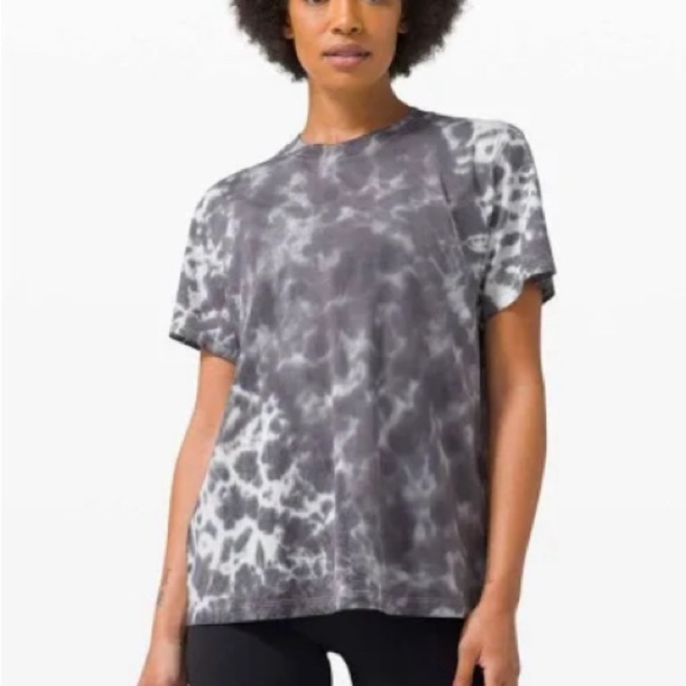 LULU LEMON grey tie dye T-Shirt 🩶🤍🖤